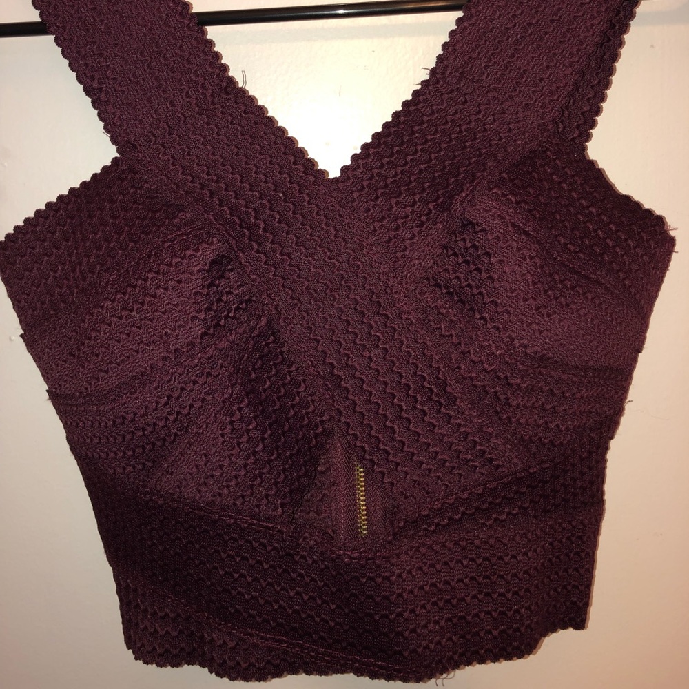 🚫SOLD🚫 Burgundy Triangle Band Crop Top